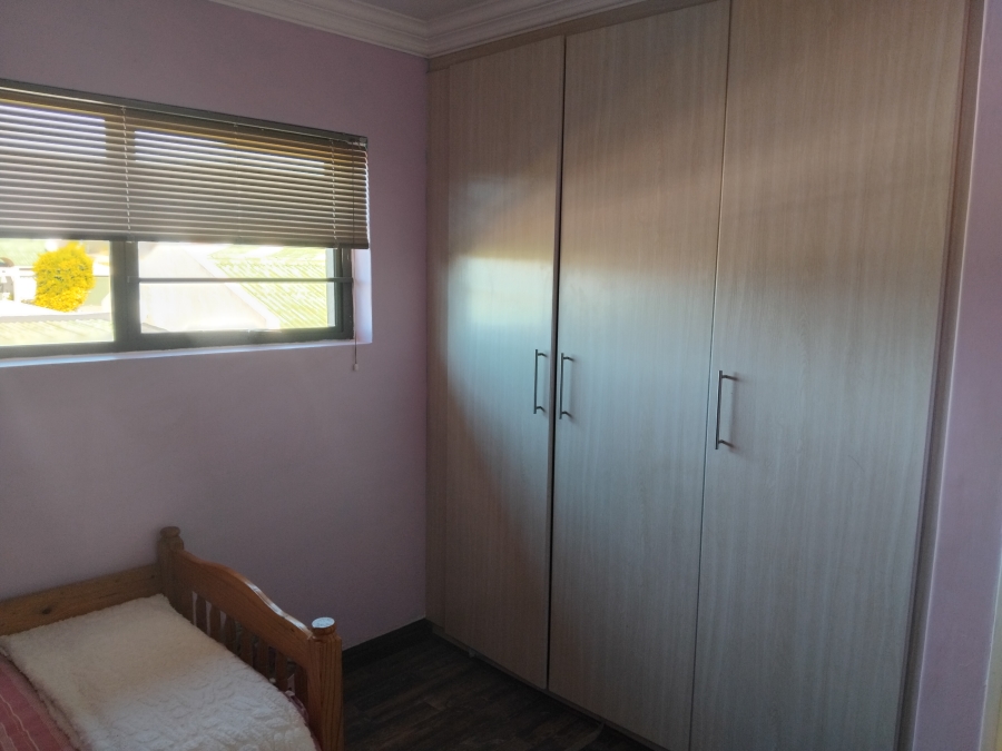 4 Bedroom Property for Sale in Wavecrest Eastern Cape